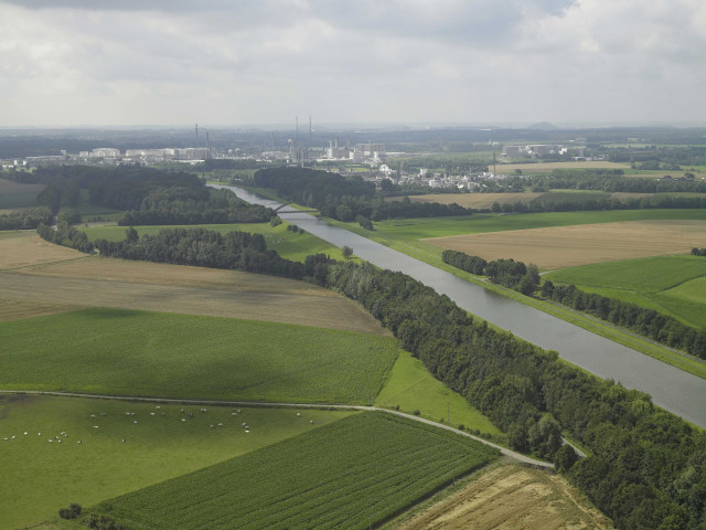 Ittre. Canal Charleroi-Bruxelles.