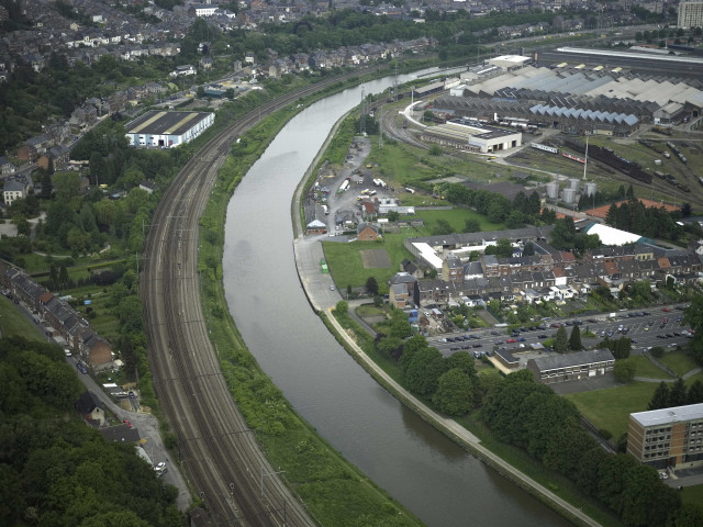 Namur. Flawinne. Rive gauche de la Sambre. Entreprises.