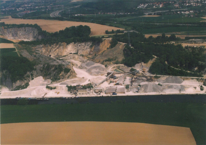 Landelies. Sambre et carrière.