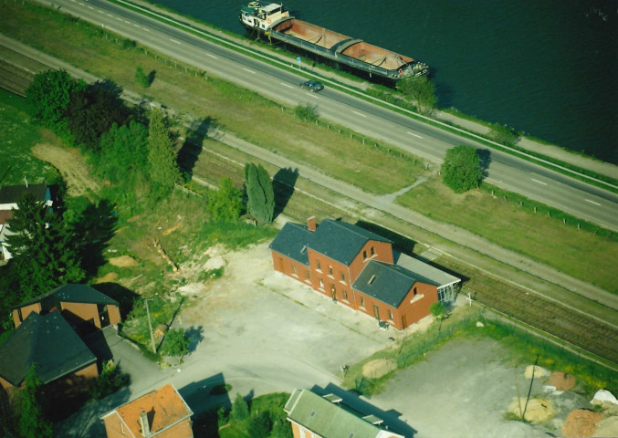 Hastière. Ancienne gare SNCB.