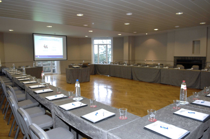 Namur. Colloque au château de Namur sur les formations en informatique.
