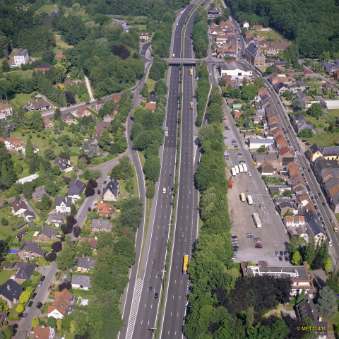 Notre Dame au Bois. Sortie.