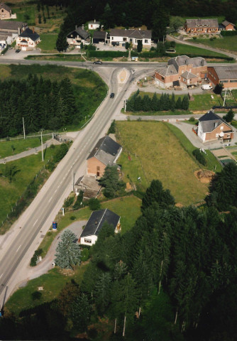 Durbuy. Grandhan. Petit-han. RN 833-983. Carrefour Lizen.