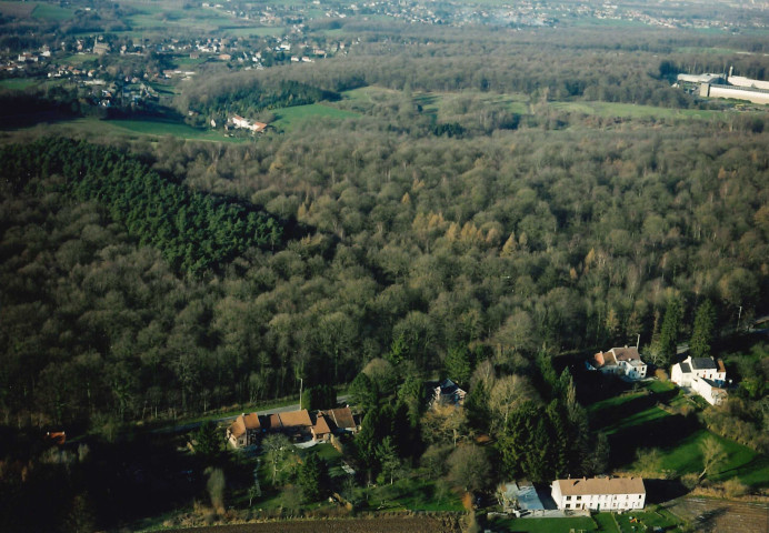 Ham-sur-Heure-Nalinnes. Jamioulx. Avant-projet de contournement du sud Charleroi (A503-RN5). Hauteur 100 mètres.