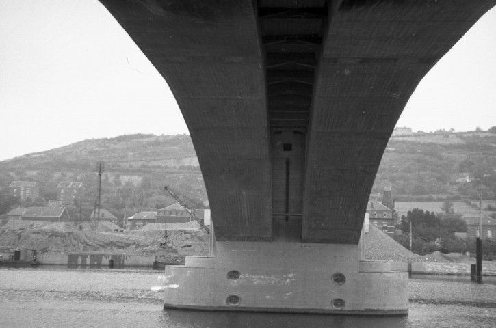 Ombret-Rawsa. Nouveau pont sur la Meuse.