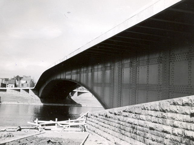 Construction du pont des Ardennes