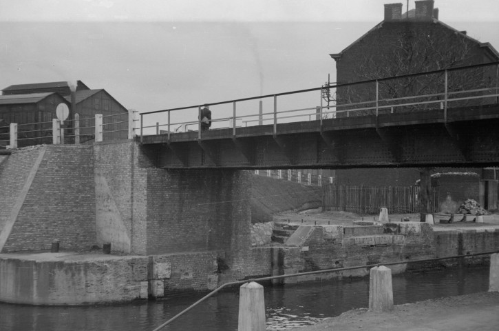 Montignies-sur-Sambre. Pont sur la Sambre.