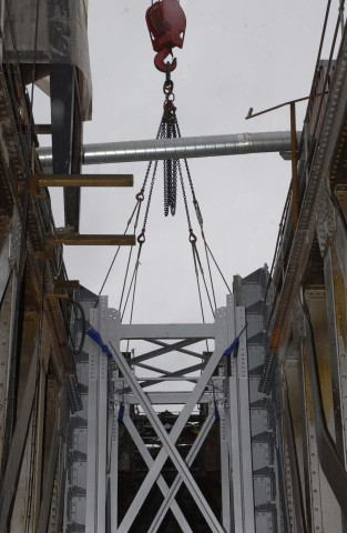 La Louvière. Hoedeng-Goegnies. Canal du Centre. Ascenseur n°1. Réparations des dommages causés lors de l'accident de janvier 2002.