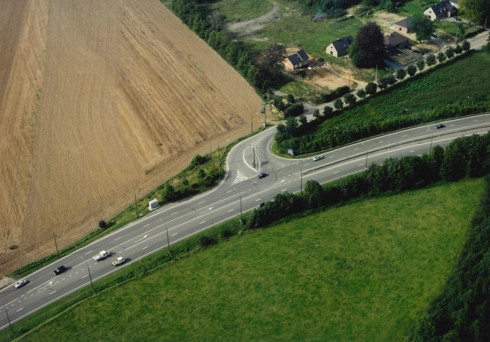 Neuville-en-Condroz. Ehein. RN 63. Carrefour et contournement.