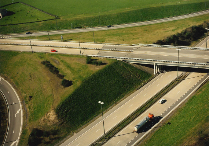 Jalhay. Sart-Lez-Spa. Terrains expropriés le long de l'autoroute E42 avant travaux.