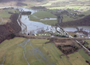 Houyet à Anseremme. La Lesse en crue.