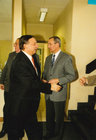 Charleroi. Marcinelle. D142-13. bande autoroutière. Conférence de presse de M. le ministre Daerden.