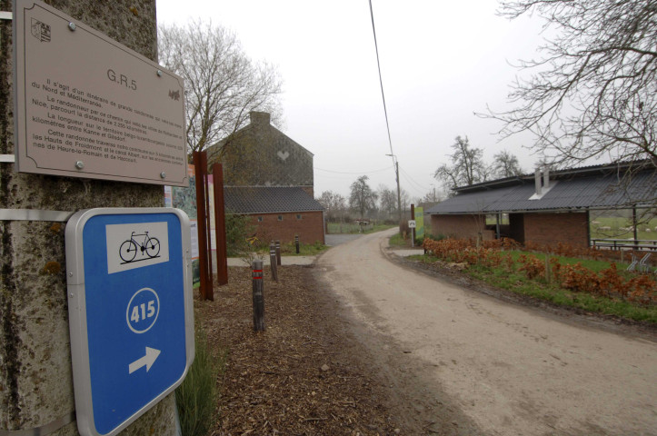 Oupeye. Froidmont. Panneaux installés sur le RAVeL.