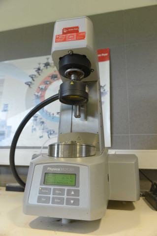 Nivelles. Régie des routes. Laboratoire d'analyse.