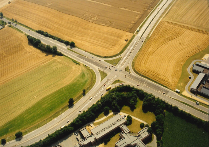 Mont-Saint-Guibert. Carrefour RN5 et RN25.