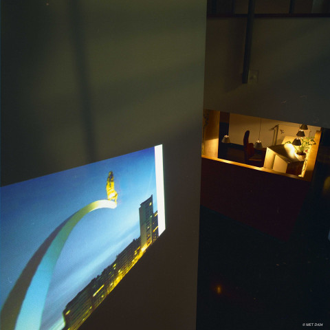 Ottignies-Louvain-la-Neuve. Aménagement artistique du hall d'entrée à la direction des routes du Brabant Wallon (D143).