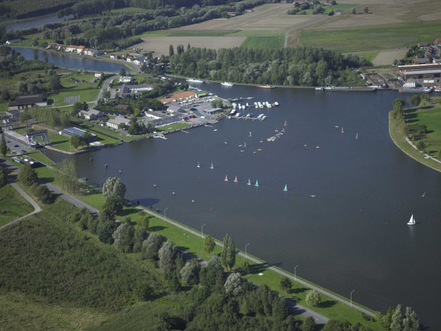 Antoing. Péronnes. Port de plaisance.
