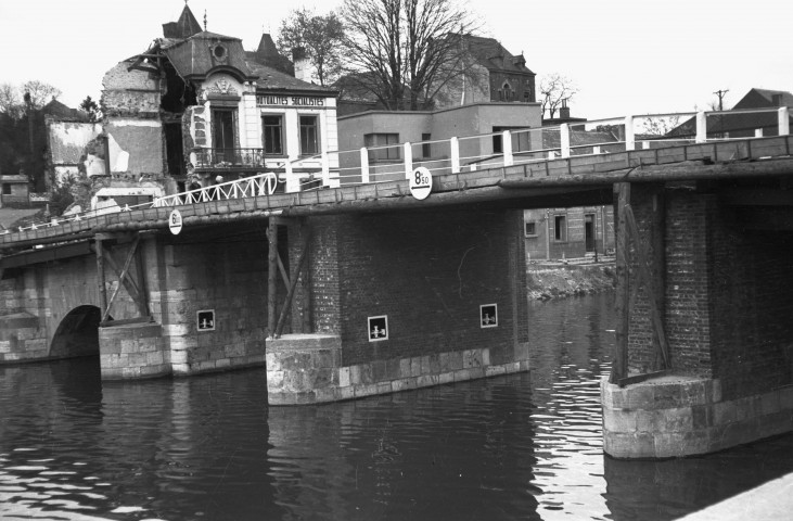 Thuin. Pont sur la Sambre.