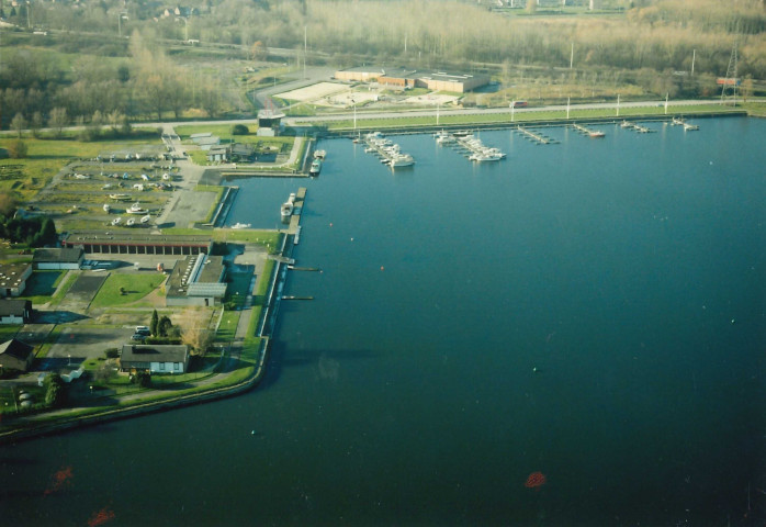 Mons. Nimy. Lac du Grand-Large. Infrastructures.