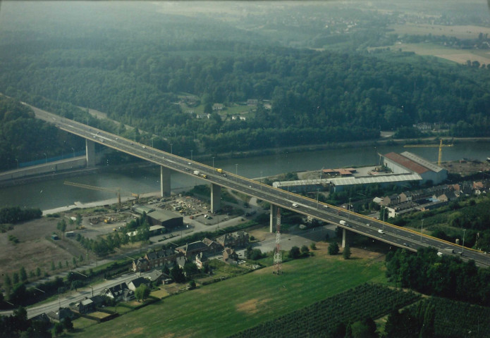 Namur. E411. Viaduc autoroutier de Beez.