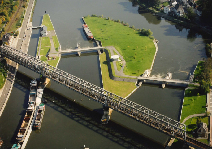 Dinant. Anseremme. Barrage-écluse n°3 et pont-rail.