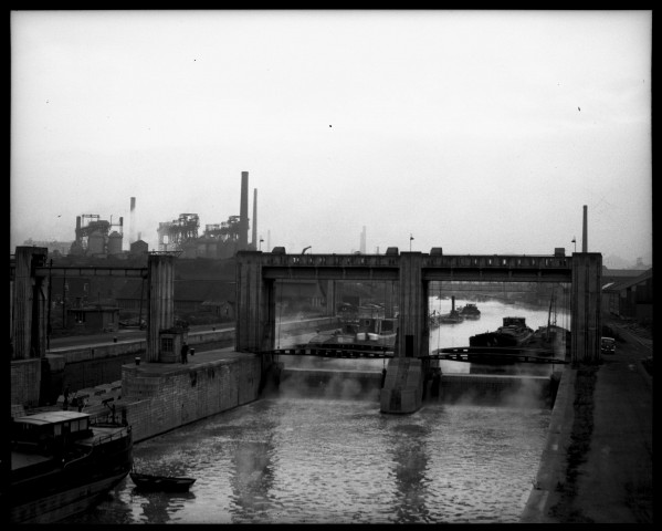 Marcinelle. Barrage-écluse.