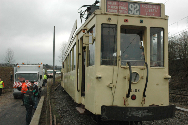 Lobbes. Nouvelle passerelle du RAVEL sur la Sambre.