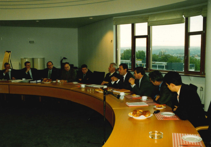 Namur. Salle du CODI. Protocole d'accord entre la CCW et le MET.