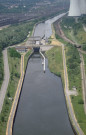 Marchienne-au-Pont. Pont-rail faisceau d'Amercoeur et pont sur la tête aval de l'écluse n°1.