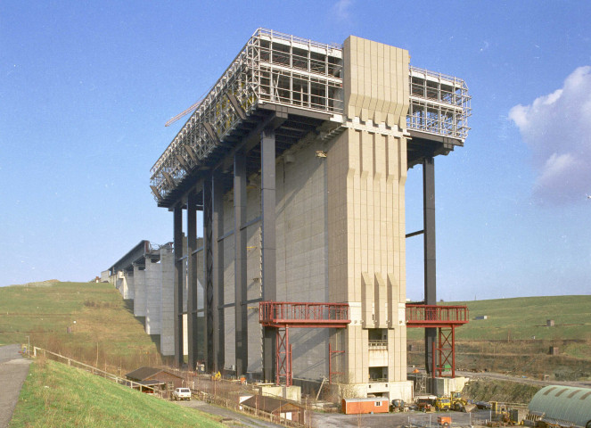 Strépy-Bracquegnies et Thieu. Nouvel ascenseur funiculaire.