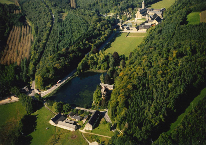 Florenville. Villers-Devant-Orval. Abbaye d'Orval. Etangs.