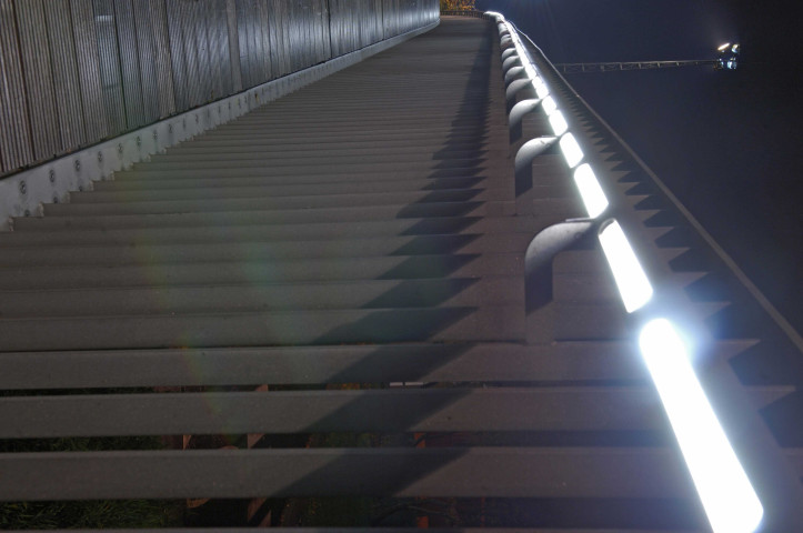 Herve. Passerelles. Eclairages publics.
