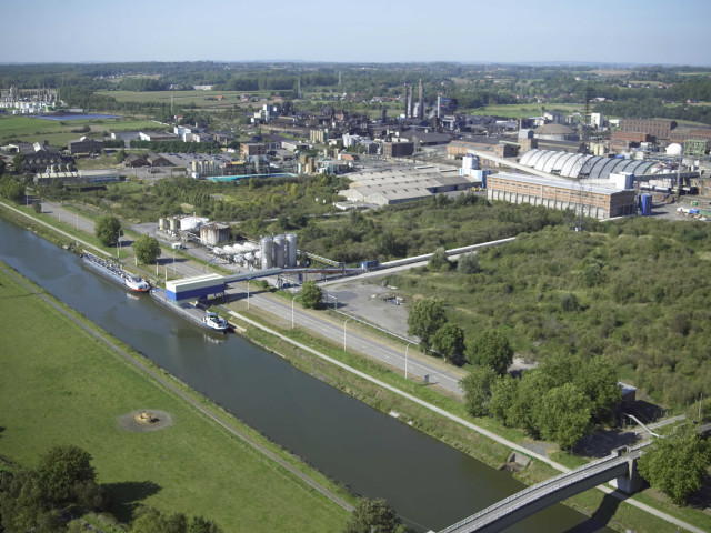 Saint-Ghislain. Tertre. Auvent Kémira.