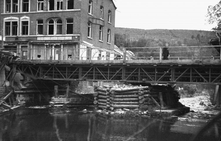 Trois-Ponts. Pont provisoire sur le Glain (route n° 33 Liège-Vielsalm).