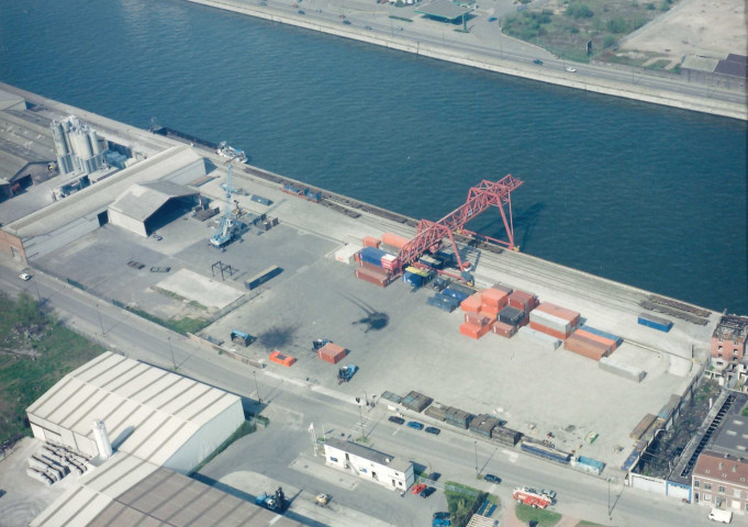 Liège. Zone portuaire de Rénory.