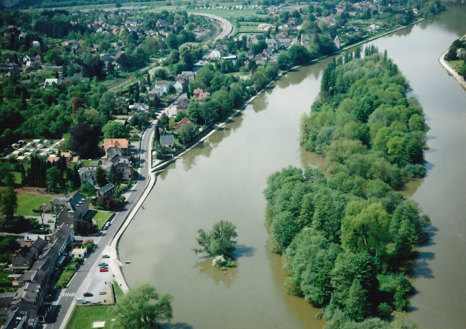 Yvoir. Godinne. Vues aériennes.
