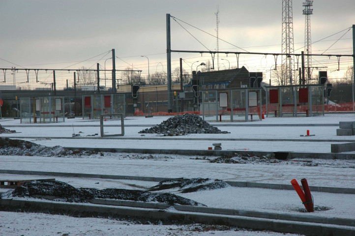 Saint-Ghislain. Espace réservé aux bus et taxis.