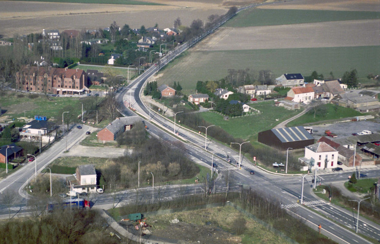 Namur. Thines. Aménagement d'un virage.