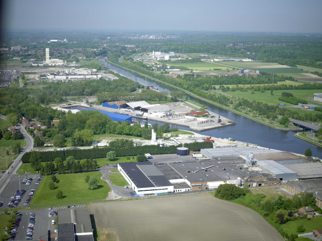 Mons. Ghlin. Canal Nimy-Blaton-Péronnes. Darses. Vues aériennes.