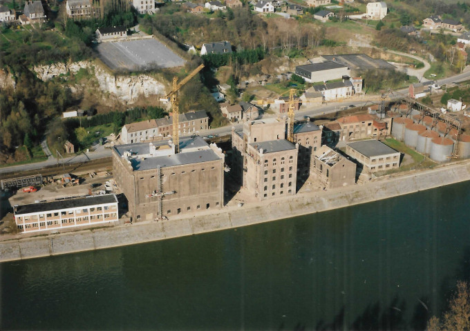 Namur. Beez. Evolution des travaux de rénovation des anciens moulins de la Meuse.