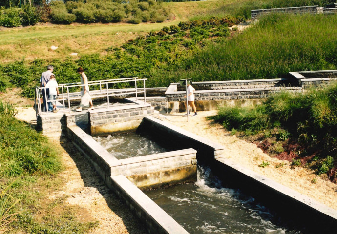 Visé. Lixhe. Barrage-écluse et échelle à poissons lors de la journée du patrimoine.
