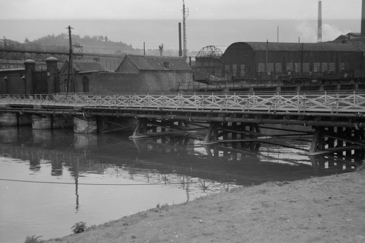 Montignies-sur-Sambre. Pont de Montignies-Couillet sur la Sambre.