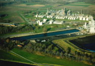 Saint-Ghislain. Hautrage. Darse sur le canal du Centre.