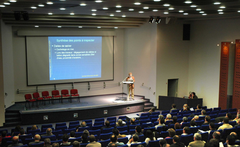Charleroi. Dampremy. Colloque. Journée d'information sur les ouvrages d'art.