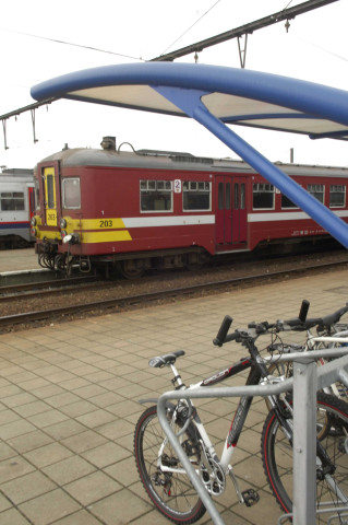 La Louvière. Gare du Sud. Vélos.