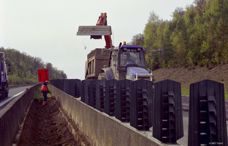 Tellin. Travaux de réhabilitation des autoroutes E25 et E411.
