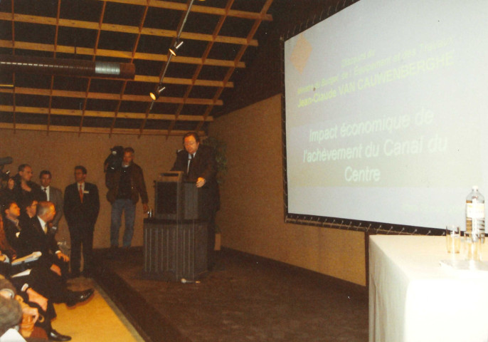 La Louvière. Strépy-Thieu. Visite de M. le Ministre Van Cauwenberghe.