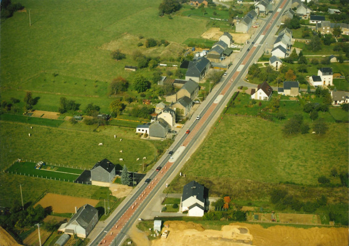 Arlon. Weyler. Traversée de la localité par la RN 81.