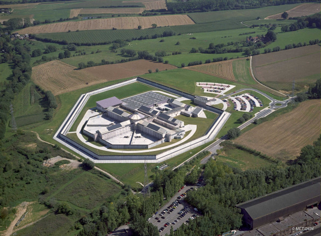 Ittre. Etablissement pénitentiaire.