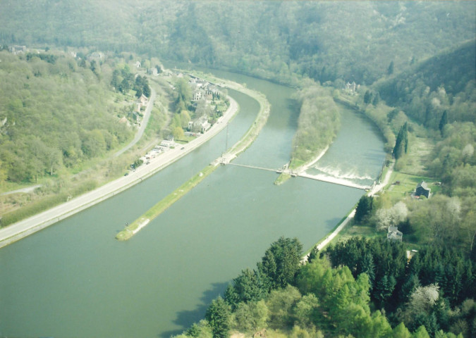 Hastière. Waulsort. Dragage en Meuse. Future nouvelle écluse.